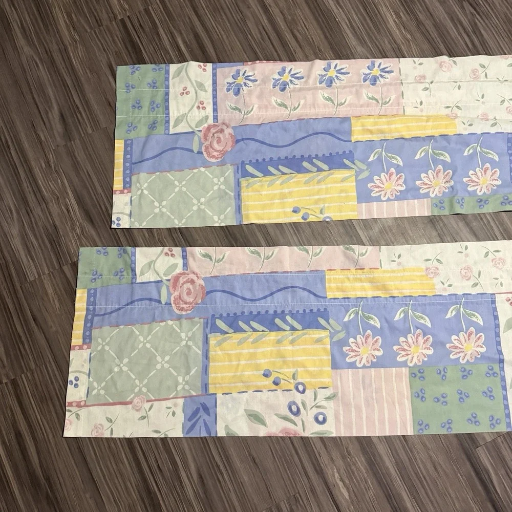 Springs set valance